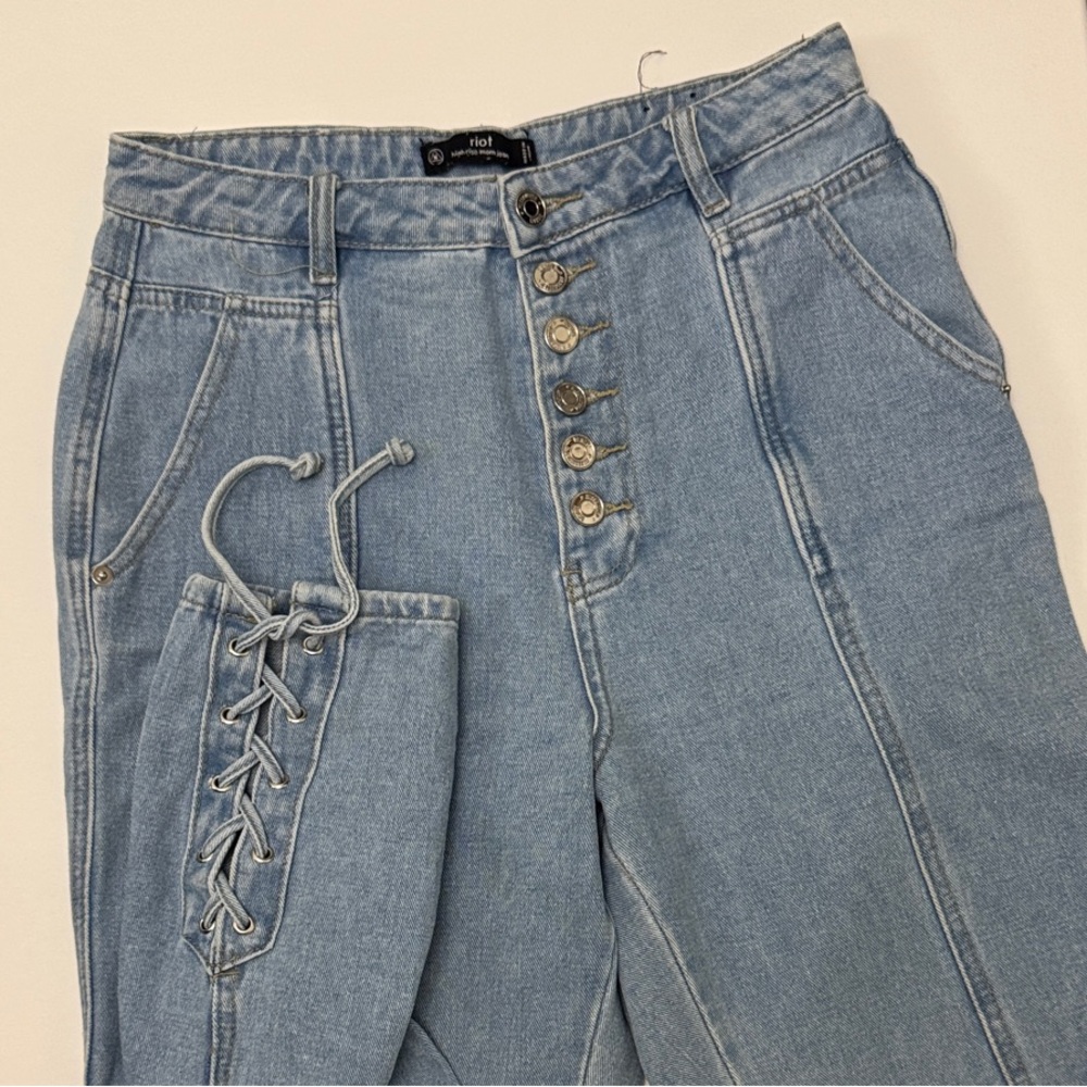 Missguided Light Blue High Rise Mom Lace-Up Jeans